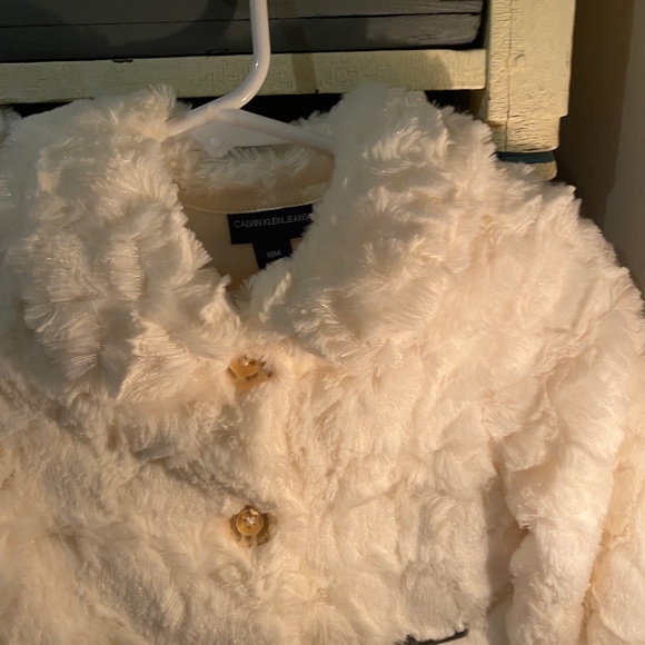 (2) CALVIN KLEIN Plush ivory swing coats - Picture 2 of 7